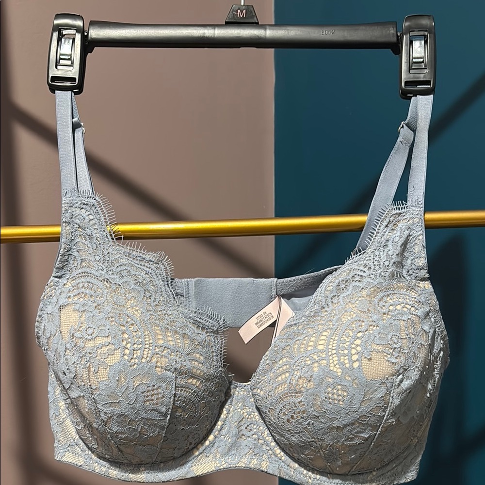 Victoria's Secret Blue Lace Underwire Bra